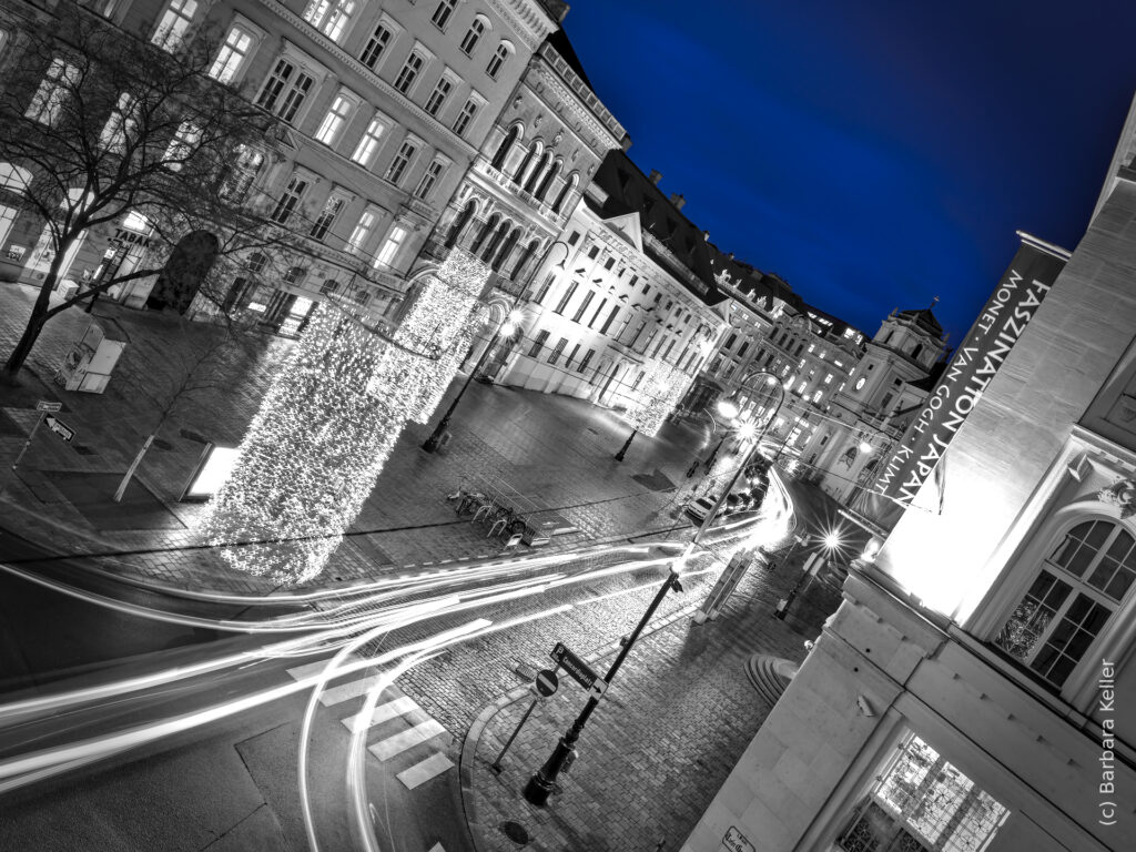 Freyung in der Wiener Innenstadt zur Blauen Stunde - Nachtaufnahme mit Langzeitbelichtung