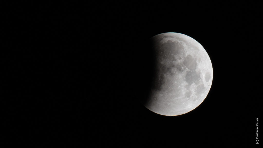 Nachtaufnahme Vollmond - Mondfinsternis - Blutmond 2019