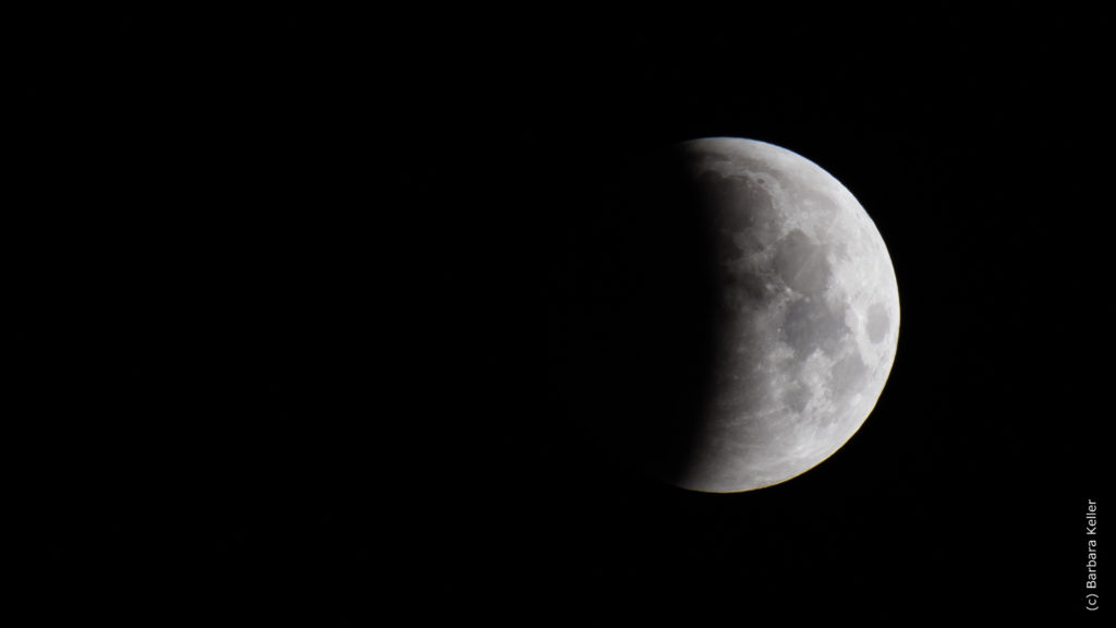 Nachtaufnahme Vollmond - Mondfinsternis - Blutmond 2019